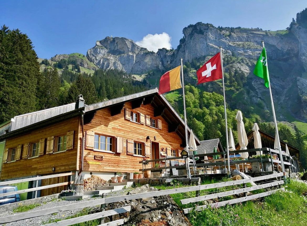 Alp Rohr Berggasthaus (1215 m) v Švýcarsku – horská chata SAC